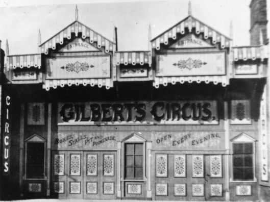 Gilberts Circus_1.jpg