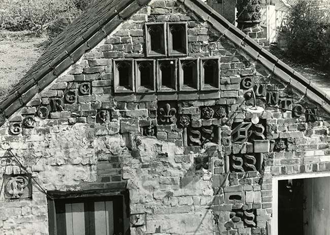 Cossy bricks on bldg west end_@BridewellPicNorflk.jpg