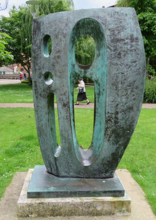 Hepworth statue Norwich.jpg