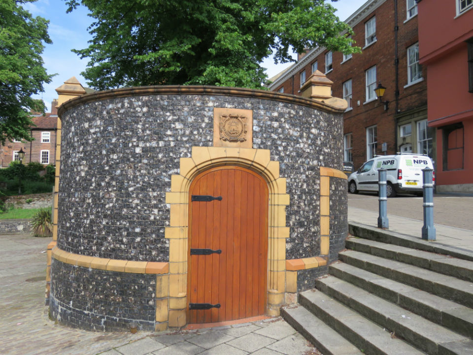 Toilet Blackfriars.jpg