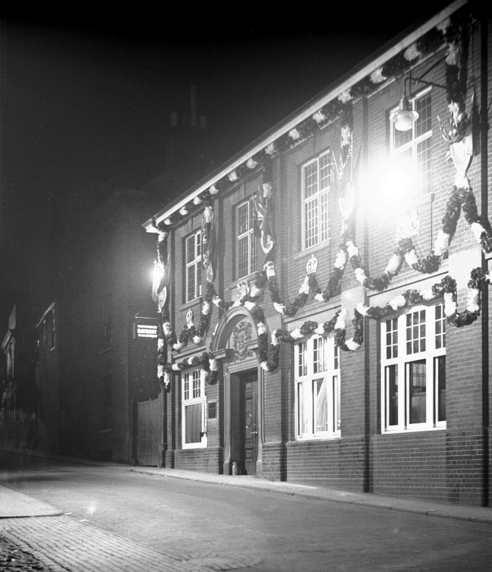 Duke St 4 Electricity works floodlit [1633] 1937-05-13.jpg