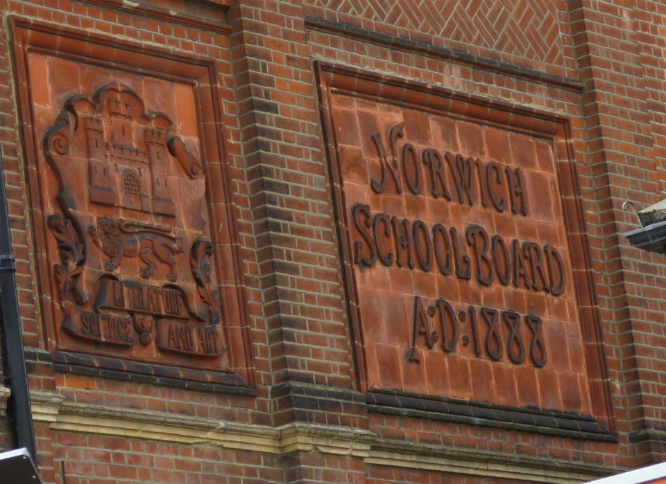 Duke St School plaque_1.jpg